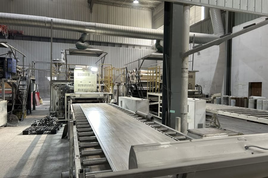 Extrusion line forming SPC core